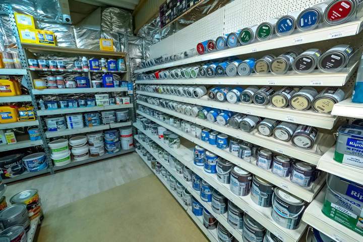 Vente de produits de quincaillerie Puyvert