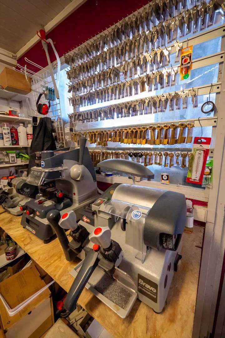 Magasin de quincaillerie Puyvert